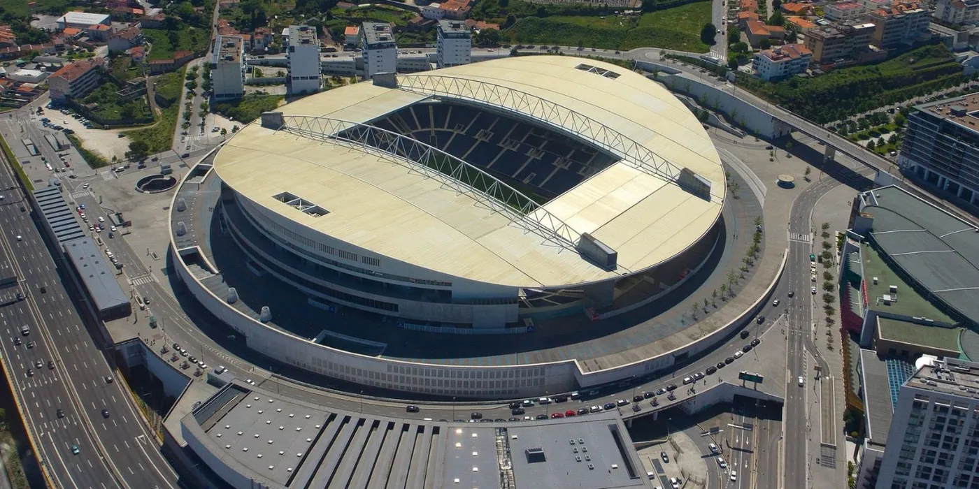 Bliskowschodnie gale i konferencje zajmują stadiony także poza meczami