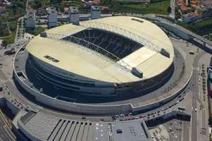 Bliskowschodnie gale i konferencje zajmują stadiony także poza meczami